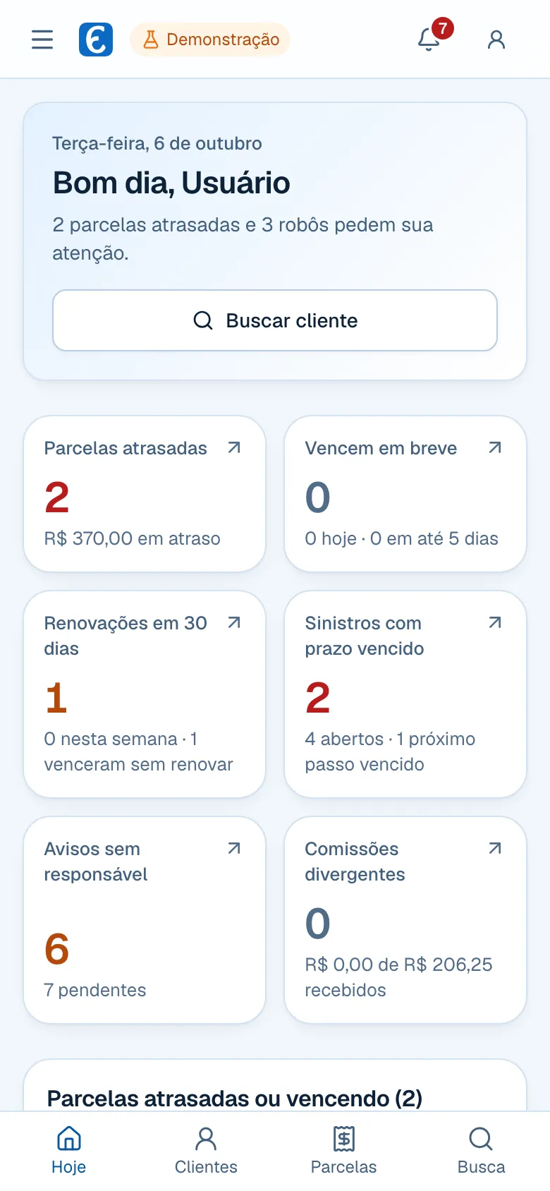 Tela Hoje no celular, com Hoje, Clientes, Parcelas e Busca embaixo (dados fictícios).